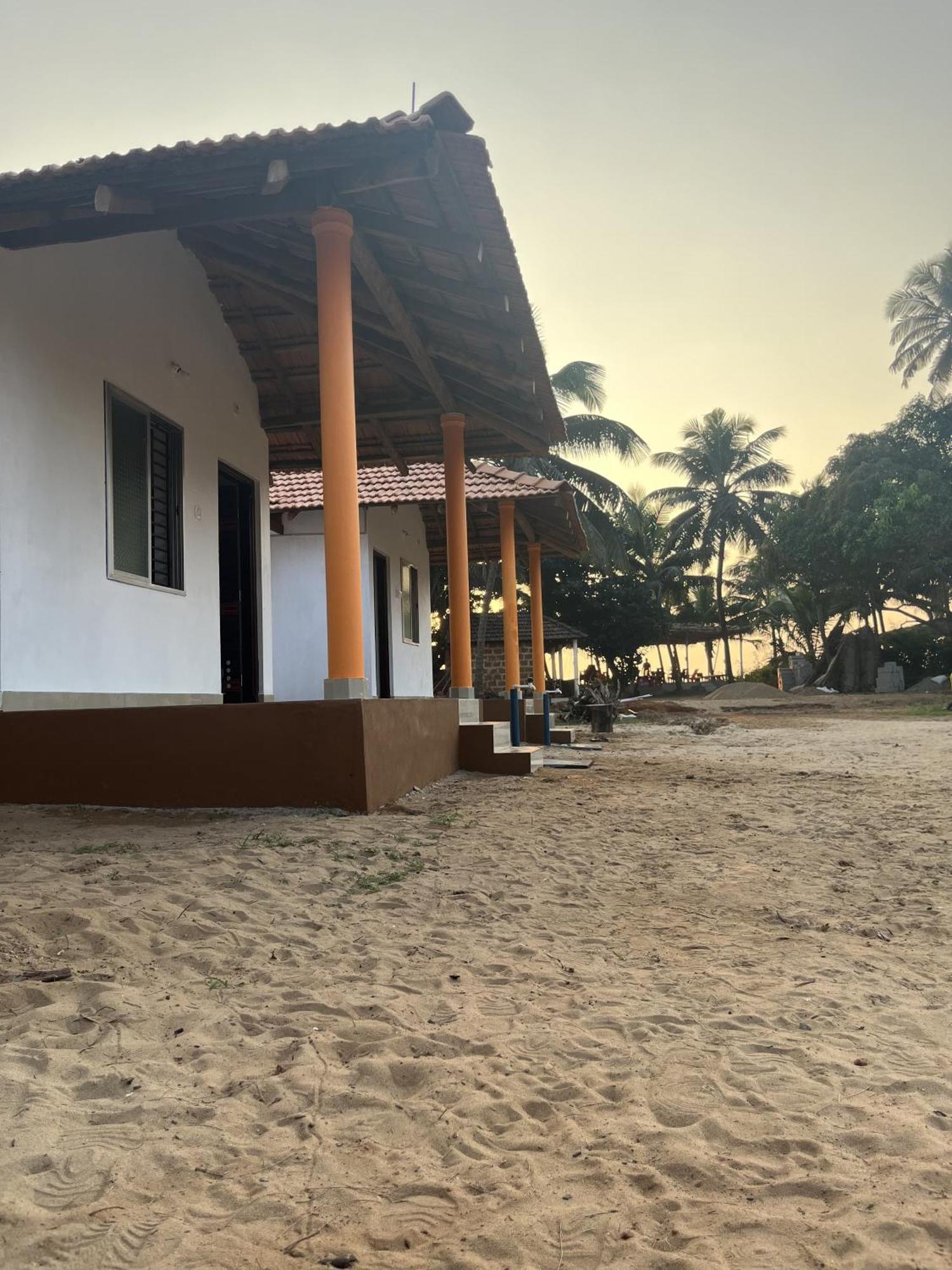 Revibe Beach Hostel Gokarna 고카르나 외부 사진