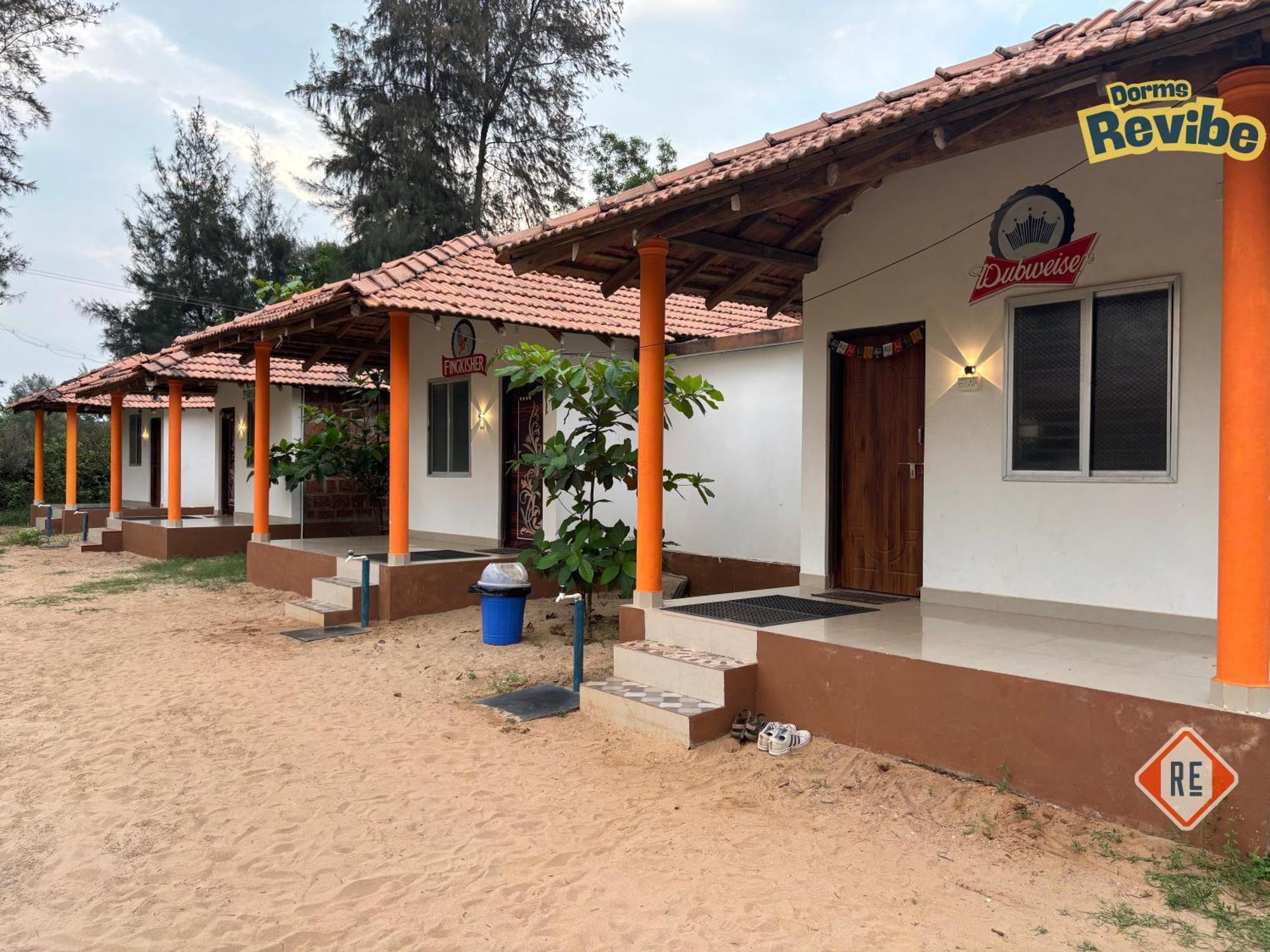 Revibe Beach Hostel Gokarna 고카르나 외부 사진